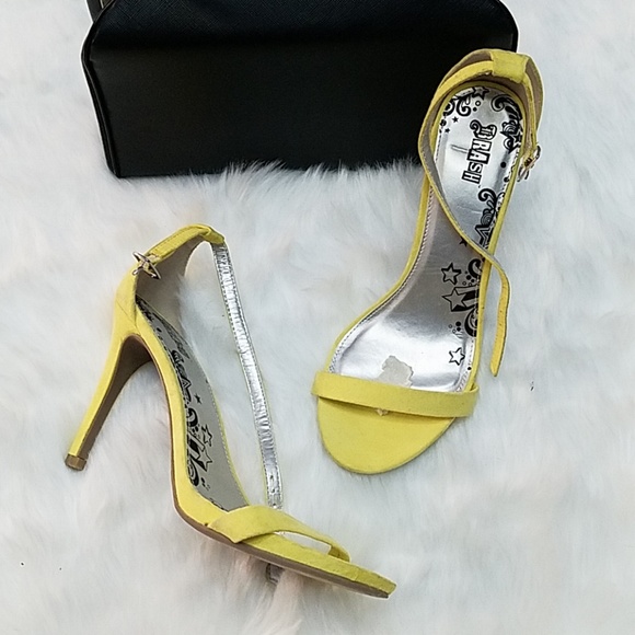 Sassy yellow heels - Picture 1 of 3